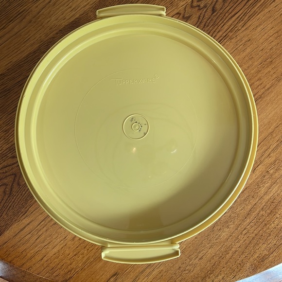 Tupperware Cake Keeper - Picture 3 of 6